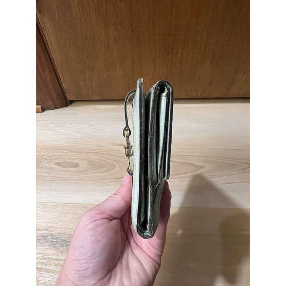 Gucci Patent Leather‎ Compact Wallet Jackie Closure Silver Hardware Light Mint - Picture 15 of 16